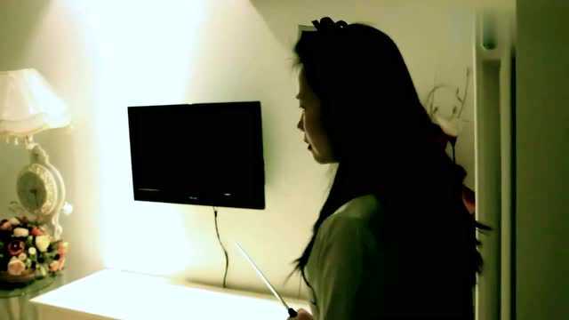 女子拉开窗帘上不来气的电视叫什么名字女子拉开窗帘上不来气的电视剧名揭秘